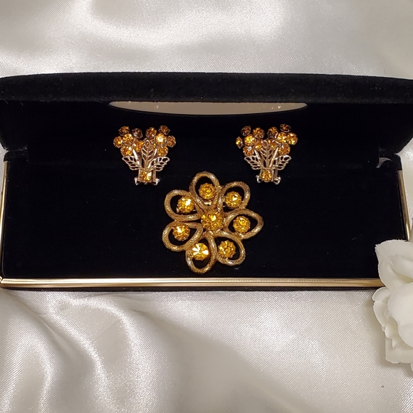 Vintage Jewelry Set Rhinestones, Earrings Rhinestones Yellow, Brooch Rhinestones - Picture 5 of 11